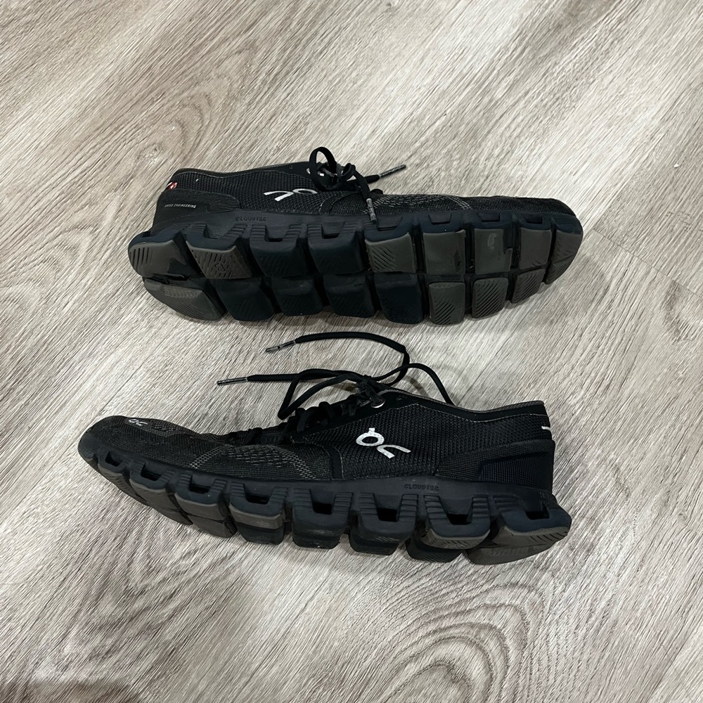 On Running Cloud X sneakers Size 9 - Picture 6 of 11